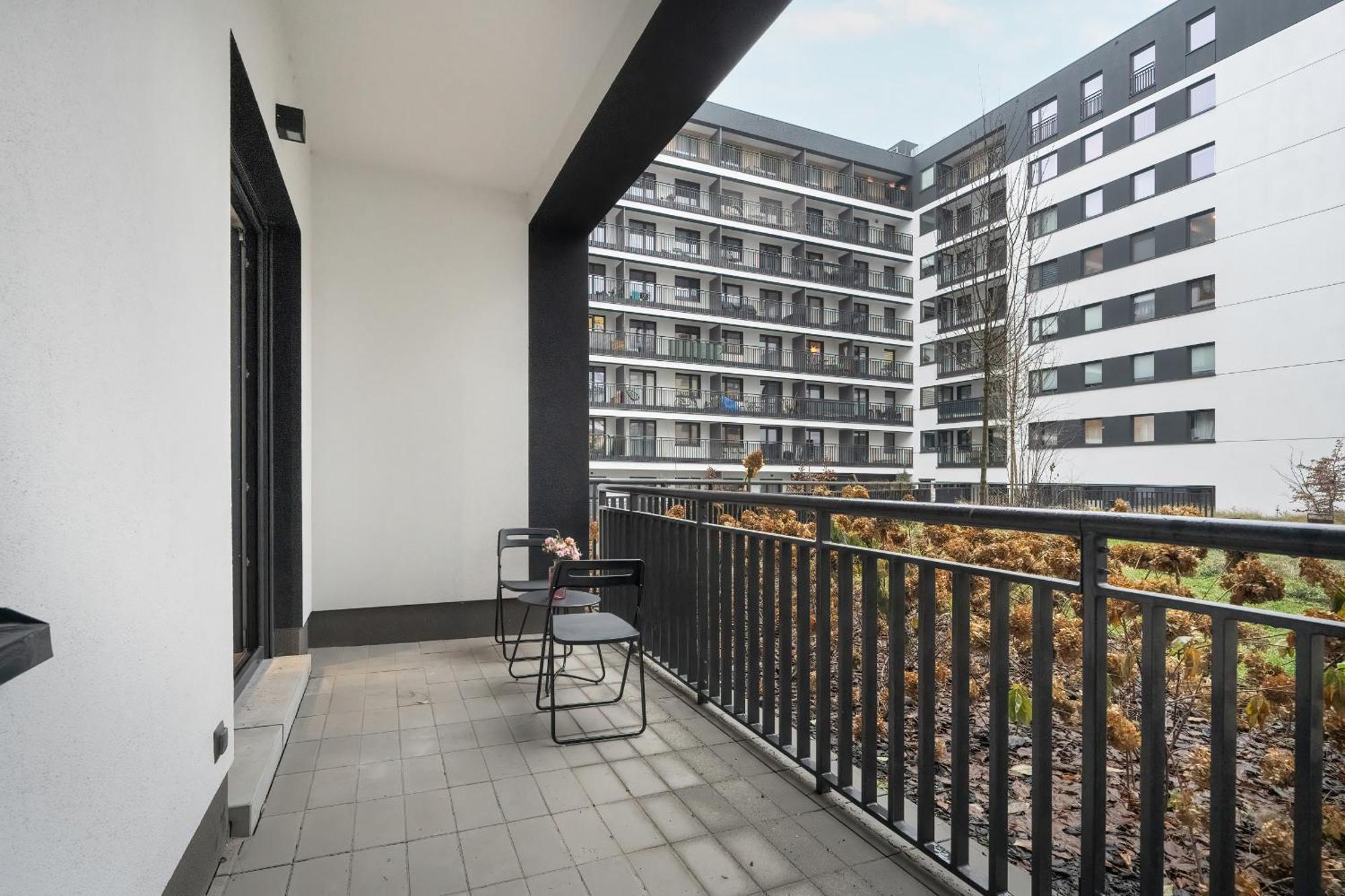 Cozy Studio With Balcony And Free Garage By Noclegi Renters بوزنان المظهر الخارجي الصورة
